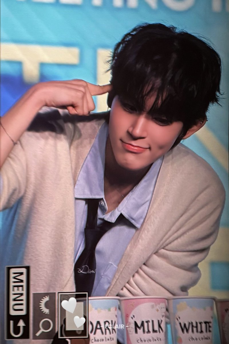 ᴇᴄʟᴀɪʀ tweet media