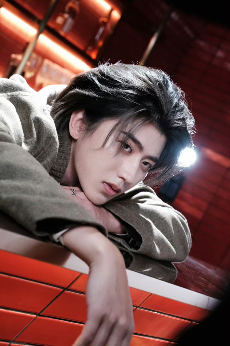 JINGK292703's tweet photo. Happy Valentine's Day!

#KUN #CaiXukun
 #HappyValentinesDay 
@kun_officialx https://t.co/xXZePbwoY5