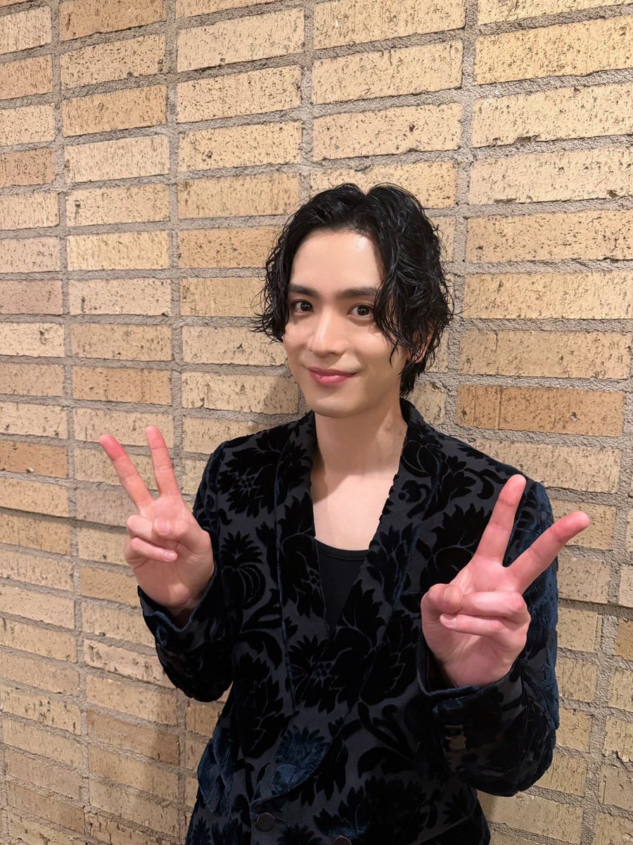 黒羽麻璃央 tweet media