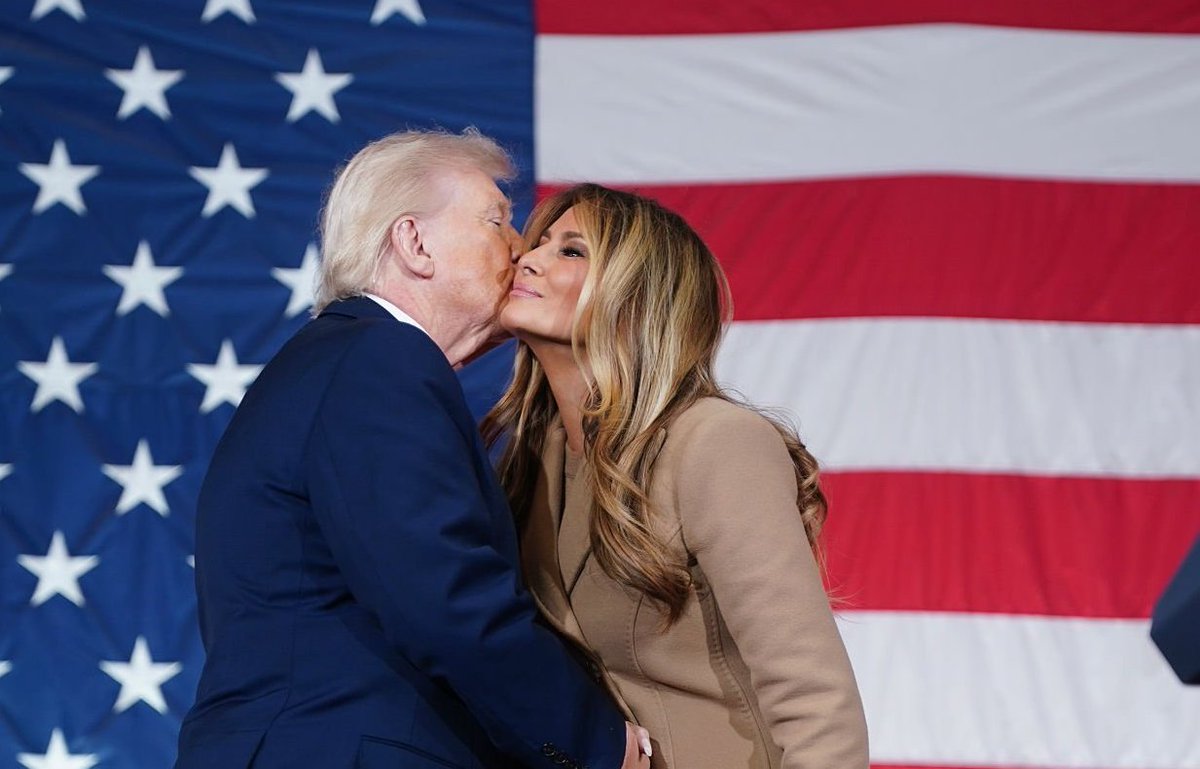 KUWTTRUMPS's tweet image. Donald &amp;amp; Melania yesterday at Fort Bragg ❤️🇺🇸