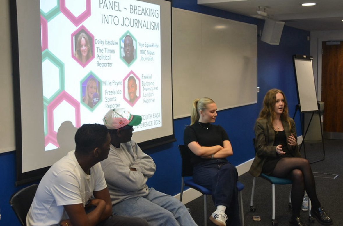 CalMartinJourno's tweet photo. Really enjoyed hosting/organising the @SPAJournalism regional conference with Amy and the team

Fun afternoon of talks and 1-1s, connecting students with industry figures

Thanks to @cityjournalism and our great speakers @benellery, @daisyeastlake, @yaya_e99, Millie and Ezekiel https://t.co/DKfQD0nMDD