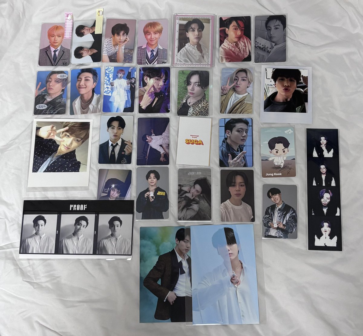 8sunging's tweet photo. 방탄소년단 포토카드 싸게 양도
The photo cards on the left are being sold, while everything on the right is provided for free. Talk me!
왼쪽은 판매하는 것 | 오른쪽은 서비스! 덤!

방탄소년단 콘서트 석진 남준 호석 윤기 지민 정국 태형 포토카드 아리랑 럽셀 프루프 https://t.co/qyGweqVddd