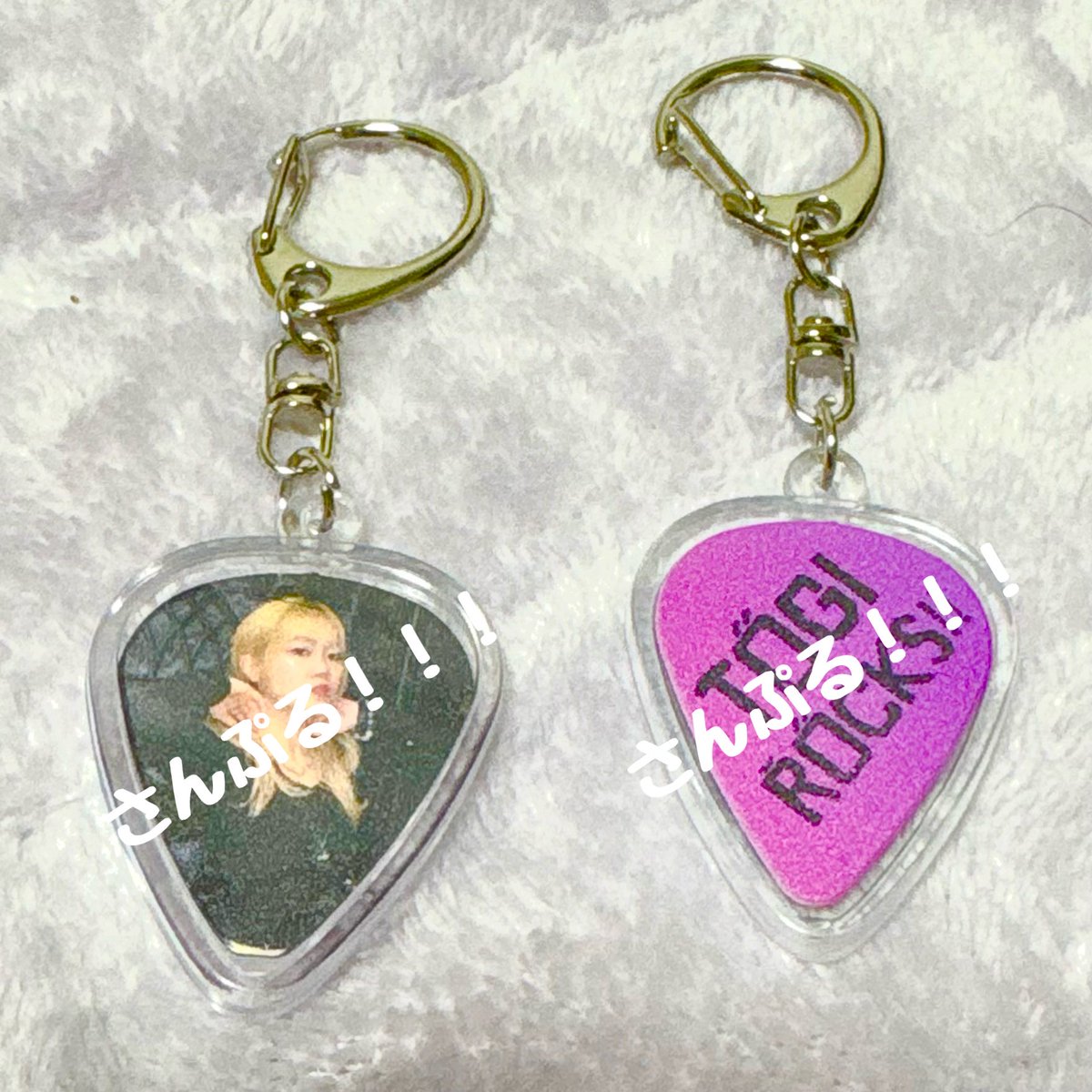 各グッズのお写真はこんなかんじ！ アクスタは10cmくらい🙆‍♀️ とぎ