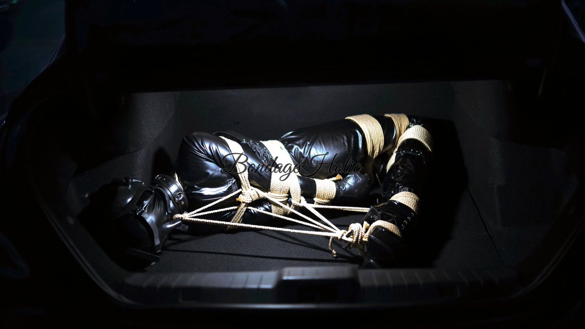 bondageholic's tweet photo. Happy Valentine's Day, the gift is me~~
#bondage #ropetie #gasmask https://t.co/rShJ5i4PBj