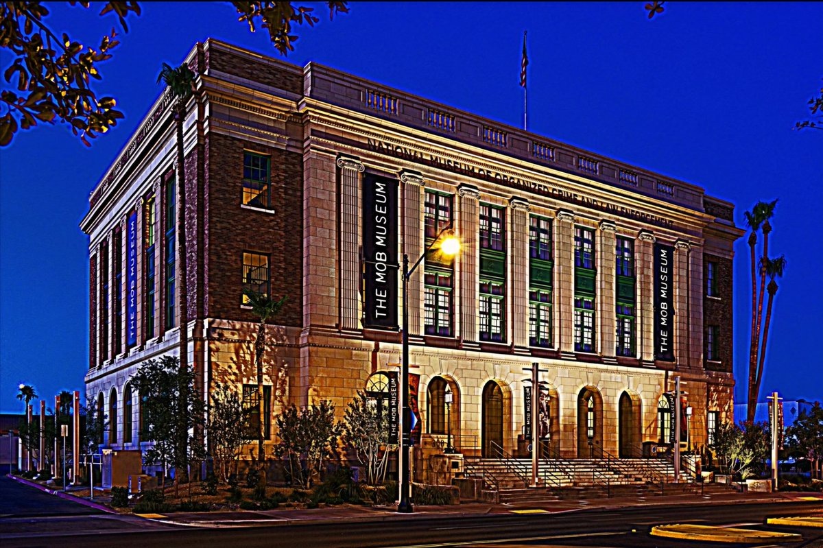 Over the years #ValentinesDay was the day to open in #LasVegas

In 1981 <a href="/FashionShowLV/">Fashion Show</a> opened on in the Strip 
In 1991 Santa Fe Hotel &amp; Casino opened in NW Vegas
In 2012 the <a href="/TheMobMuseum/">The Mob Museum</a> opened in Downtown