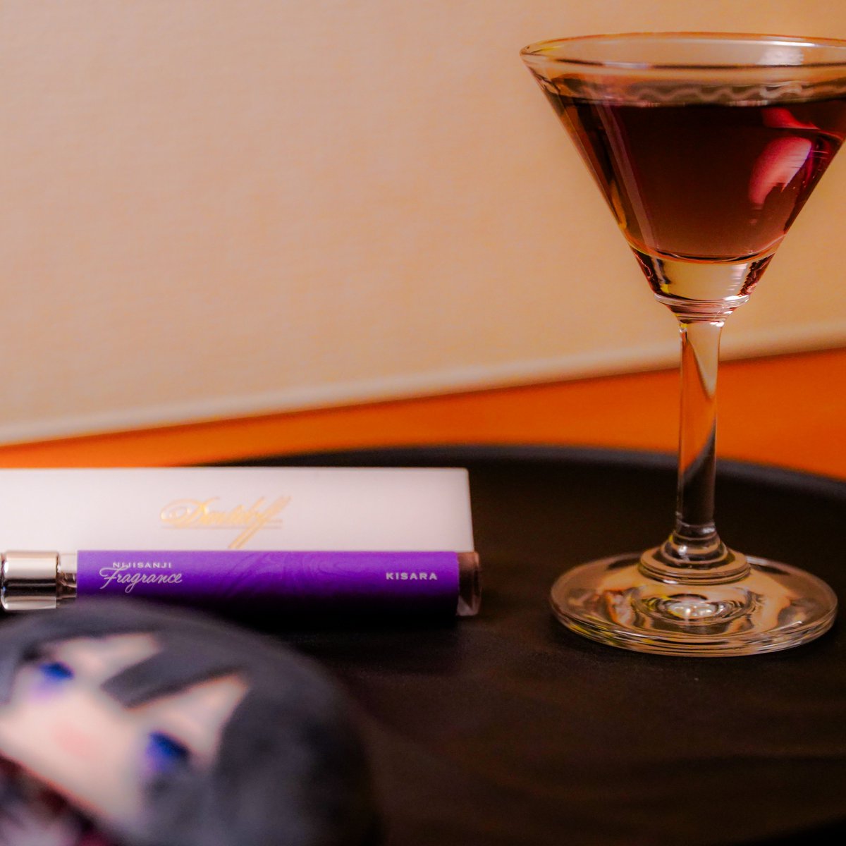 ■ Celebration recipe ■
【Lán-fù Martini】
-------------
・キュロ ダークジン（もしくは各種樽熟成ジン） 30ml
・ドライベルモット 10ml
・パルフェタムール 20ml
・ブルーキュラソー 1dash(1ml)
-------------
各材料に氷を加えてステア

#きいさまきいて
#綺沙良3Dお披露目