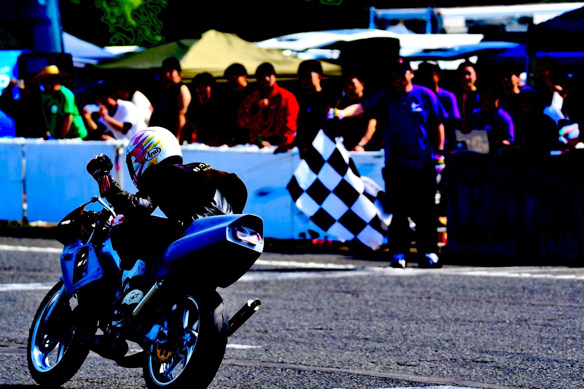 RACING RAVE tweet media