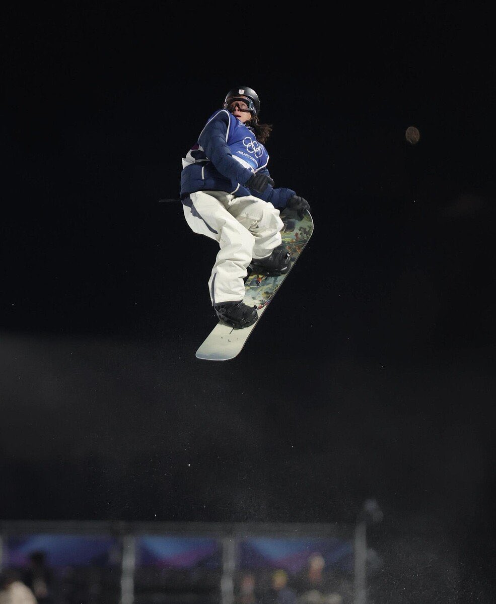 ミラノ五輪の平野歩夢の写真、ほんと幻想的で好き。