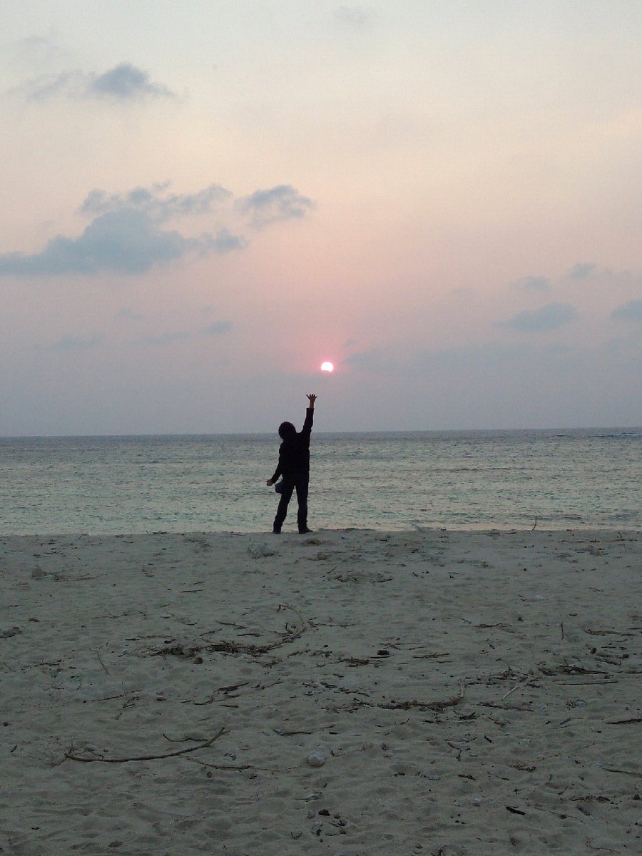 THE4kisetsu's tweet photo. まだはっきりしませんが、一応告知させて下さい！

恐らく、次の弾き語りライブは3月の頭の方だと思います。

明日また全然関係ないこと発信します🙇

バレンタインということで、見てくれてる皆さん、愛してます！

チョコレートイノハイ！ https://t.co/QguTNEeo6c