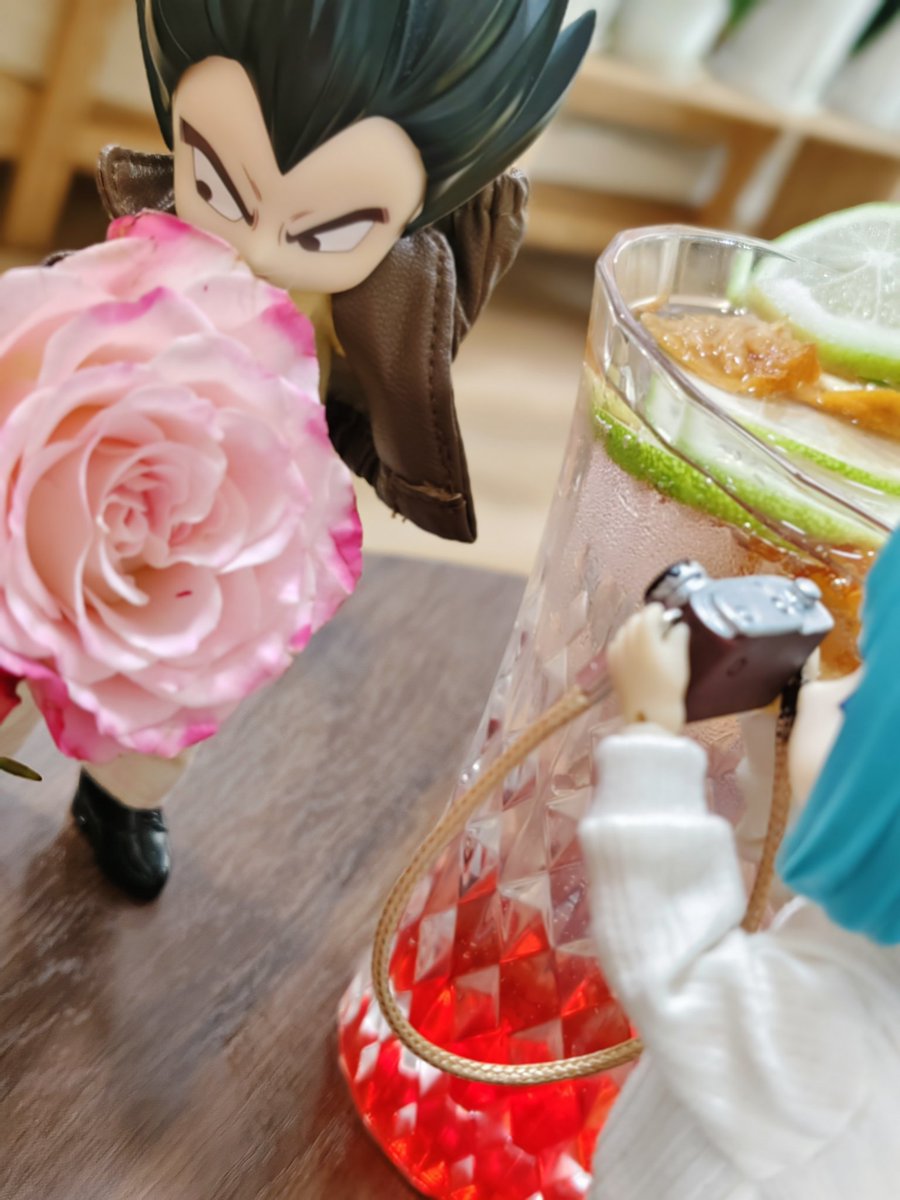 ～𝐻𝑎𝑝𝑝𝑦 𝑉𝑎𝑙𝑒𝑛𝑡𝑖𝑛𝑒'𝑠 𝐷𝑎𝑦～
王子也很懂浪漫嘛🌹
#vegebul #vegeta #bulma