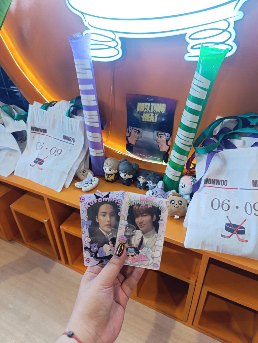 LouValntyne's tweet image. Enjoyed this day so much! 💚💜

#MWMeltingUnderYourHeat
@plus69studios