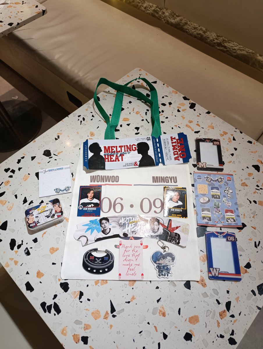 LouValntyne's tweet image. Enjoyed this day so much! 💚💜

#MWMeltingUnderYourHeat
@plus69studios