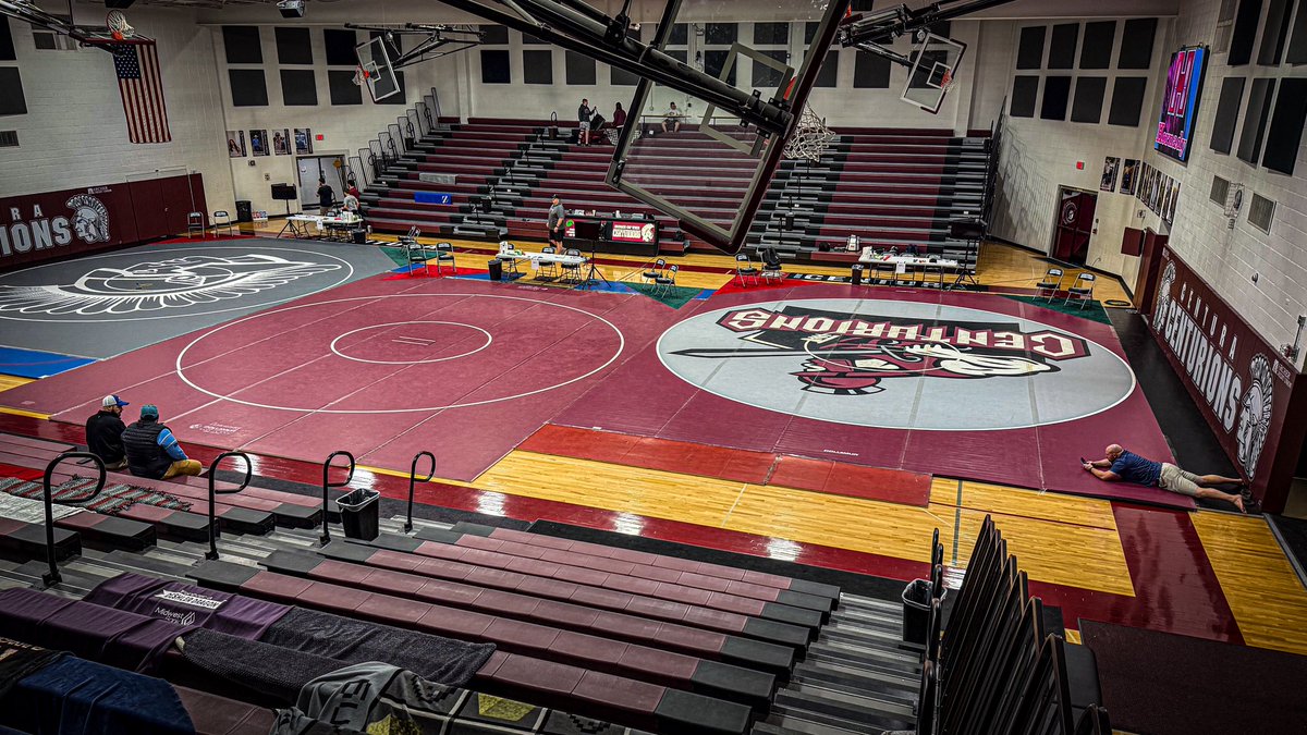 NEBwrestle's tweet photo. Centura all set up for the C3 District! 👏 https://t.co/k1AjF42zQd