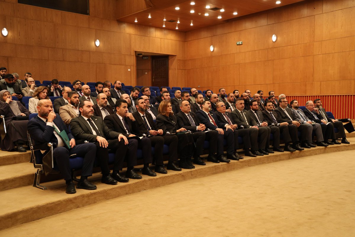 SyGSPRCA's tweet photo. استضافت الأمانة العامة لرئاسة الجمهورية اجتماعاً ضمّ الهيئة المركزية للرقابة والتفتيش ووزارة الطوارئ وإدارة الكوارث، بحضور الوزراء ومعاونيهم، وذلك بناءً على طلبهما.

للمزيد : https://t.co/Y2cxsRwRjp
#الجمهورية_العربية_السورية
#الأمانة_العامة_لرئاسة_الجمهورية
#شؤون_مجلس_الوزراء https://t.co/fulpsfox3u