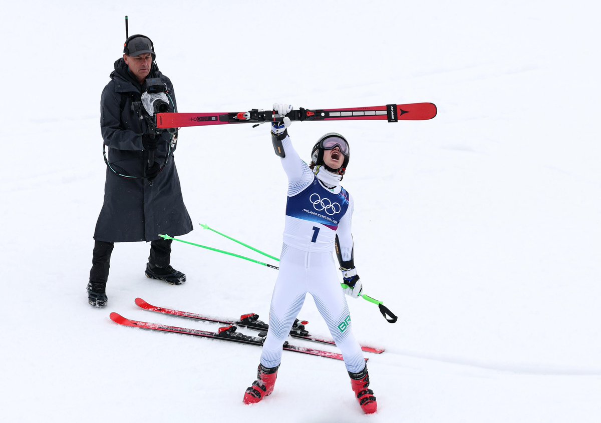PanamSports's tweet photo. ¡Día histórico para el deporte latinoamericano!
Primera medalla para Brasil y Latinoamérica  🥇
Lucas Pinheiro conquistó la medalla de ORO en Esquí Alpino – Slalom Gigante en los Juegos Olímpicos de Inverno Milano Cortina 2026.

📸: Dustin Satloff / Sean M. Haffey – Getty Images https://t.co/qXLaIeFQRe