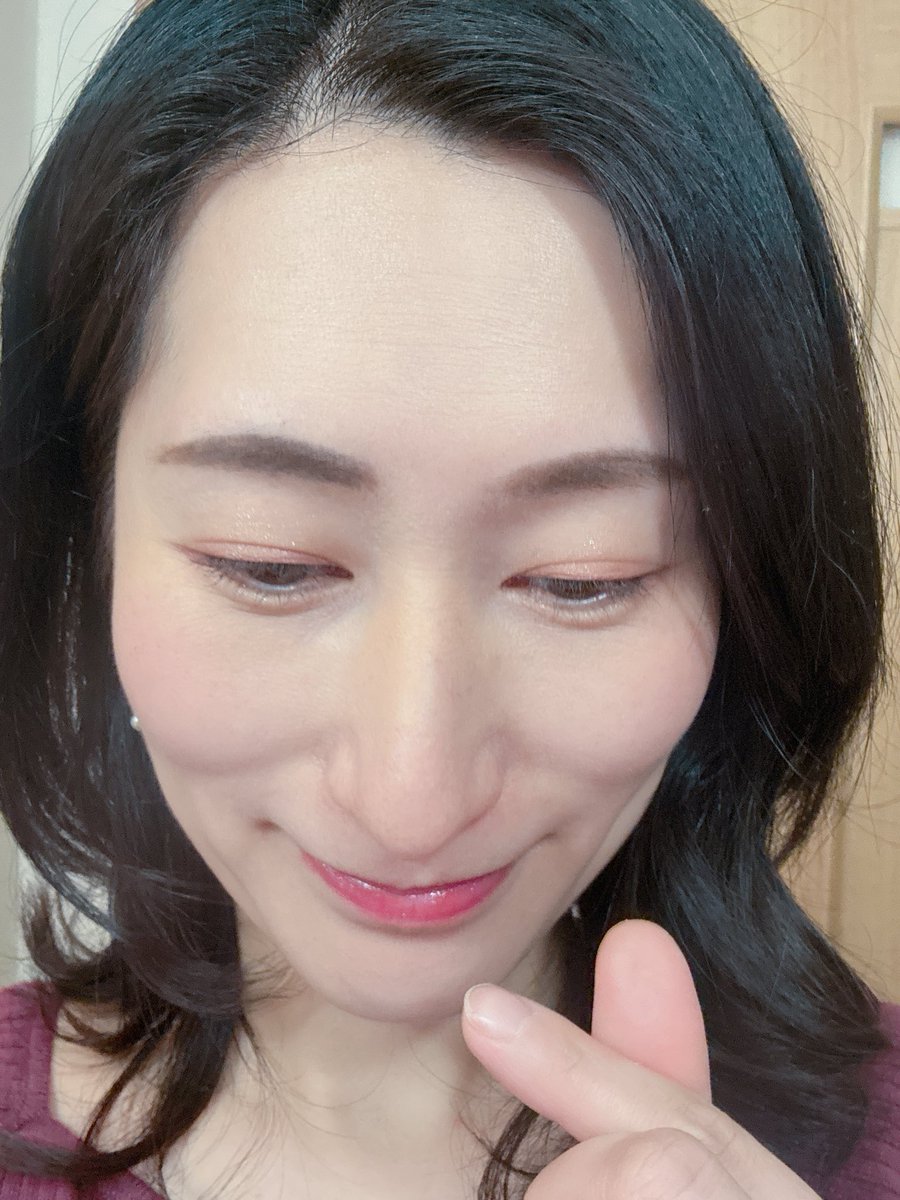 大好きな豚カツ食べて来た🐖❤️
イベントの時って好きなもの食べたくなっちゃう😽
何となくバレンタイン意識して、今日はピンクメイクにしてみた💘