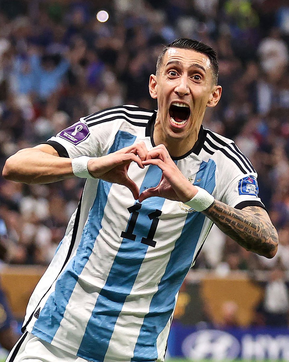 PasionSeleccion's tweet photo. ¡Qué felices nos hiciste, fideo! 🙏💙

Feliz cumple para el hombre de las finales 🇦🇷. https://t.co/k9vSmlBzHJ