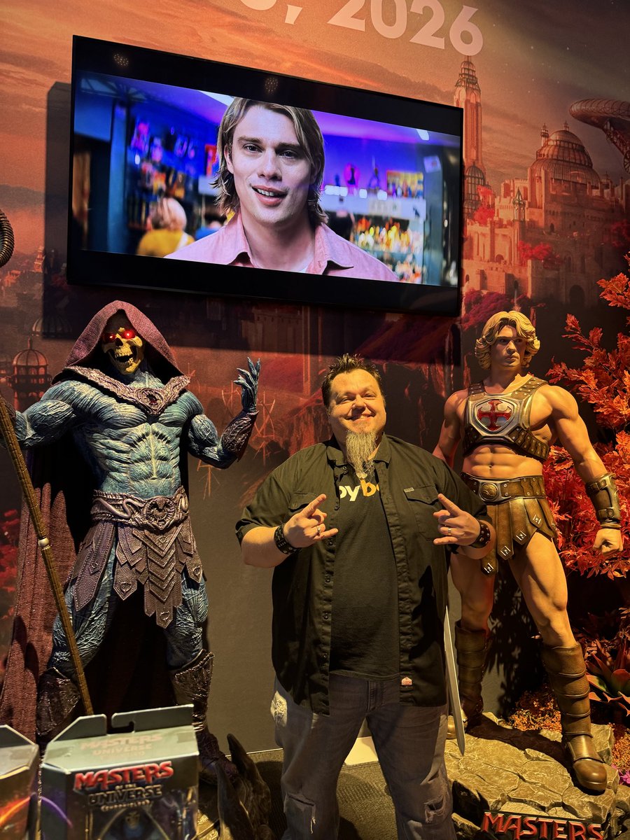 TOY FAIR UPDATE!
This is actually a LIFE SIZE He-Man and Skeletor from Muckle Mannequins! Thanks to the awesome James Zahn <a href="/therockfather/">James Zahn - The Rock Father™</a> for sharing the additional information with us (and himself for comparative measurement!)
#MastersoftheUniverse #MOTU #MOTUMovie #HeManMovie