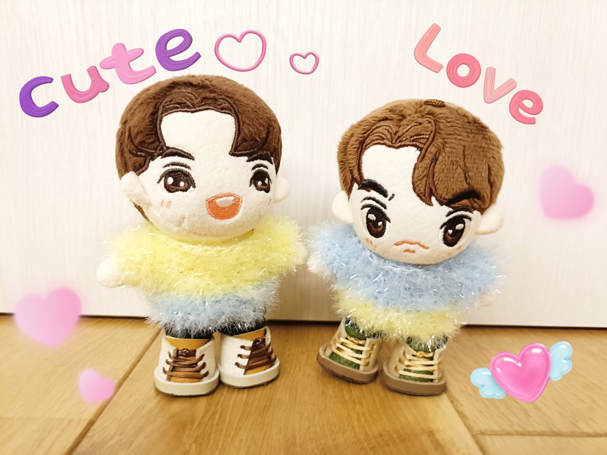 りんごさん<a href="/ringo_mogumog/">りんご🍎🍏</a> のきらふわセーターがうちのぬいちゃんにも届きました！サラタイカラーのきらふわがめっちゃ可愛いい！ぬいちゃん達も大喜びです🥰
素敵なセーターをありがとうございました！