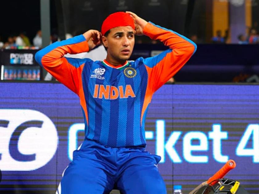 कल India और Pakistan मैच से पहले पाकिस्तानी कप्तान सलमान आगा ने अभिषेक शर्मा पर प्रतिक्रिया दी है।

Abhishek Sharma के पेट में इन्फेक्शन के बाद उनके खेलने पर सस्पेंस बना हुआ था जिसपर Salman Agha ने प्रतिक्रिया देते हुए कहा कि 

"अभिषेक शर्मा ठीक हो रहे हैं और मुझे पूरी उम्मीद है