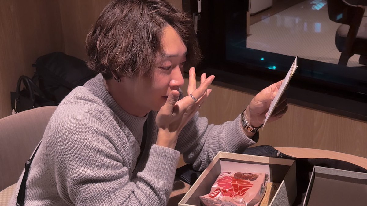 hagu_desu's tweet image. 言葉にするのが苦手だから不安だったけど、隣でずっと笑ってて、美味しいもの食べてグヘグヘ言って、くだらないことで爆笑して、最後にまさかの涙…
なんかホッとしました
彼の誕生日計画、大成功でした😭

助手席に座ったらねんねもかわちぃw

誕生日おめでとう，素敵な一年にしてね🤍
@ryu__ya0213