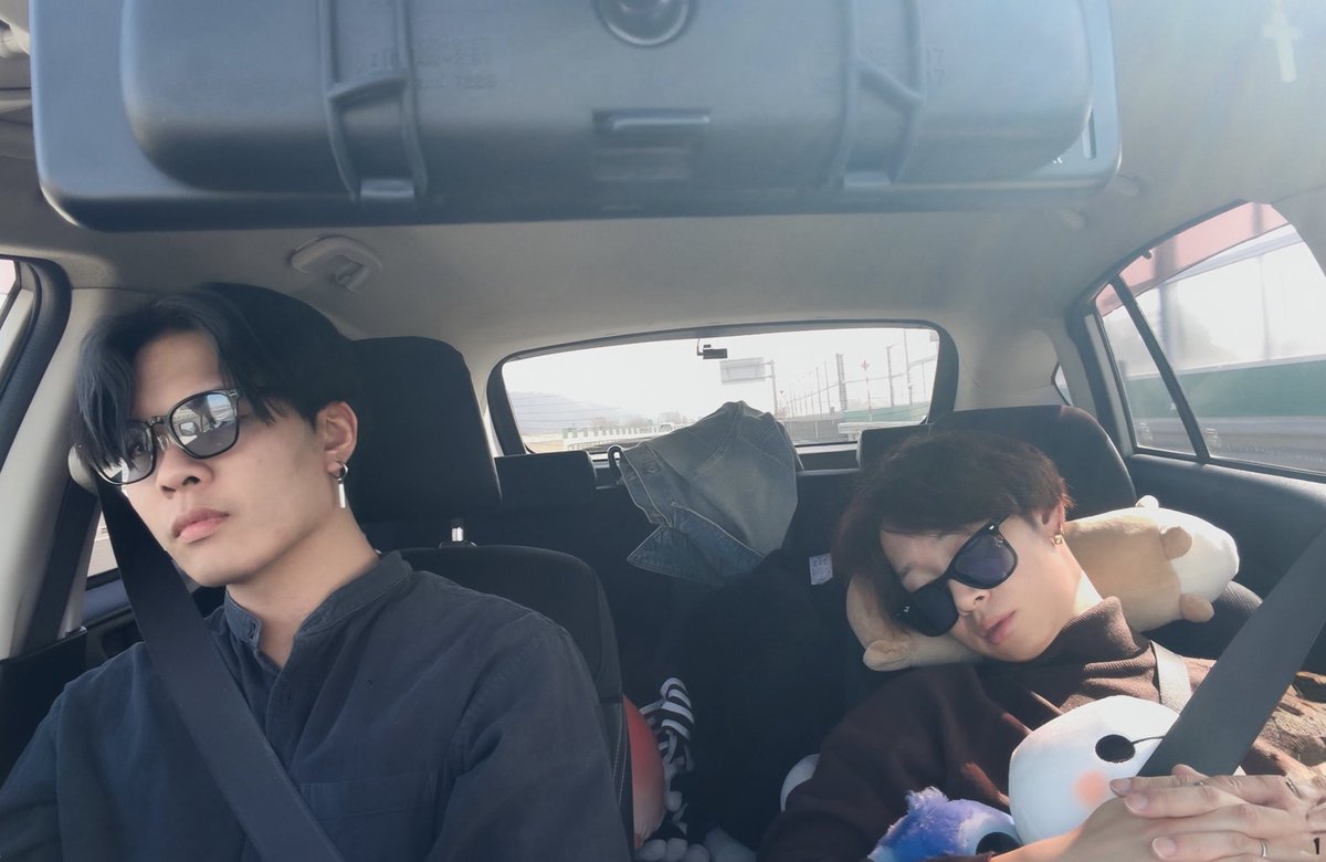 hagu_desu's tweet image. 言葉にするのが苦手だから不安だったけど、隣でずっと笑ってて、美味しいもの食べてグヘグヘ言って、くだらないことで爆笑して、最後にまさかの涙…
なんかホッとしました
彼の誕生日計画、大成功でした😭

助手席に座ったらねんねもかわちぃw

誕生日おめでとう，素敵な一年にしてね🤍
@ryu__ya0213