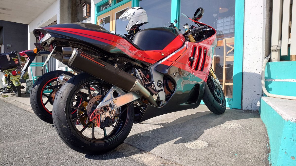 gsxr750r86's tweet photo. @T_ToKa65 #スズキはいいぞ #TornadoS1 https://t.co/YNGKfiJf3S