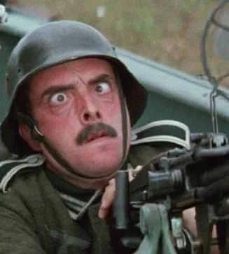 JulienLorraine's tweet photo. @OfAthenry mdr .. N'importe quoi ce film américain.   l'allemand qui vise doit ressembler à ça ... https://t.co/JD5LJ0fhr1