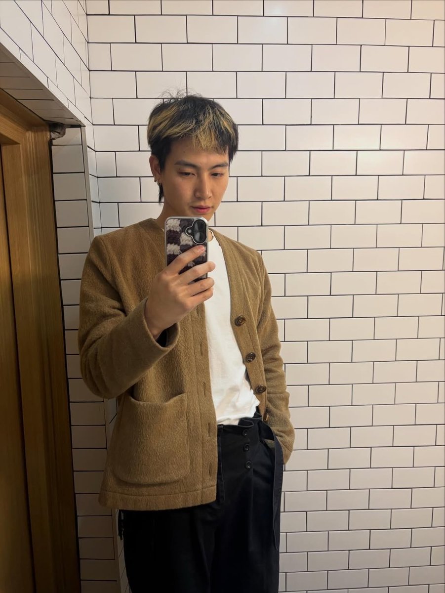 mydef_mysoul's tweet image. Instagram @jaybnow_hr 

My funny Valentine

🤳
#JAYB #제이비 #Def.