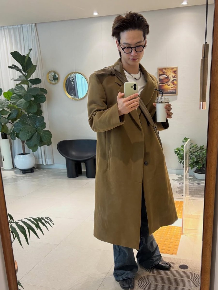 mydef_mysoul's tweet image. Instagram @jaybnow_hr 

My funny Valentine

🤳
#JAYB #제이비 #Def.