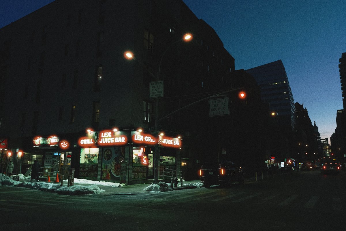 tyron_shi's tweet photo. Cold city nights https://t.co/gMqLZFDejf