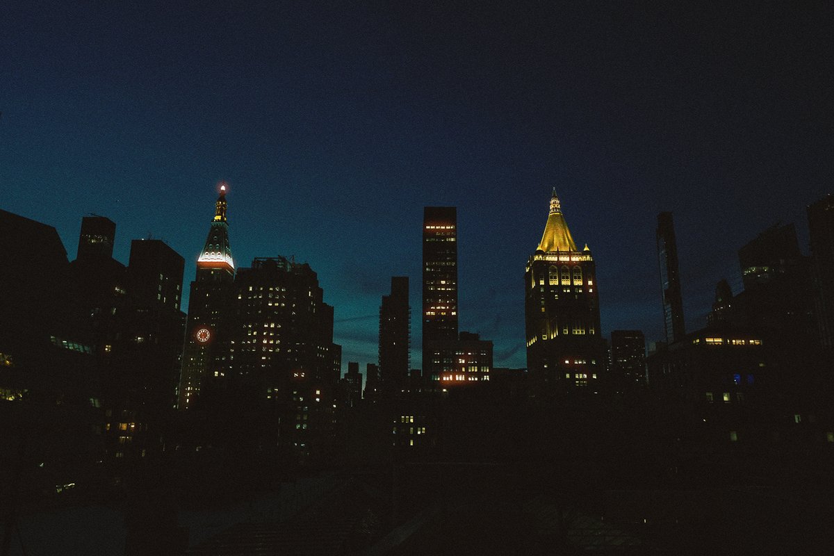 tyron_shi's tweet photo. Cold city nights https://t.co/gMqLZFDejf