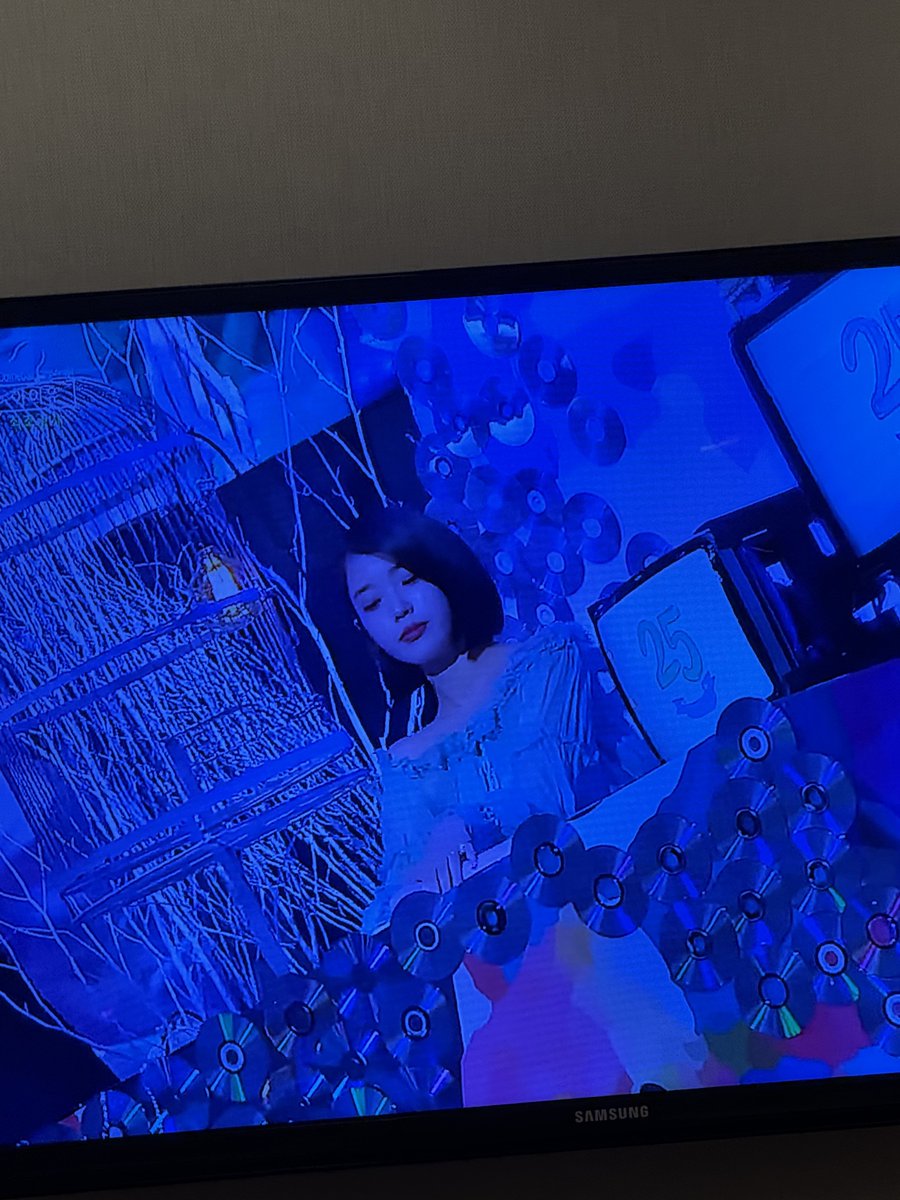 덕후는 놀러와서도 이런 거 봄