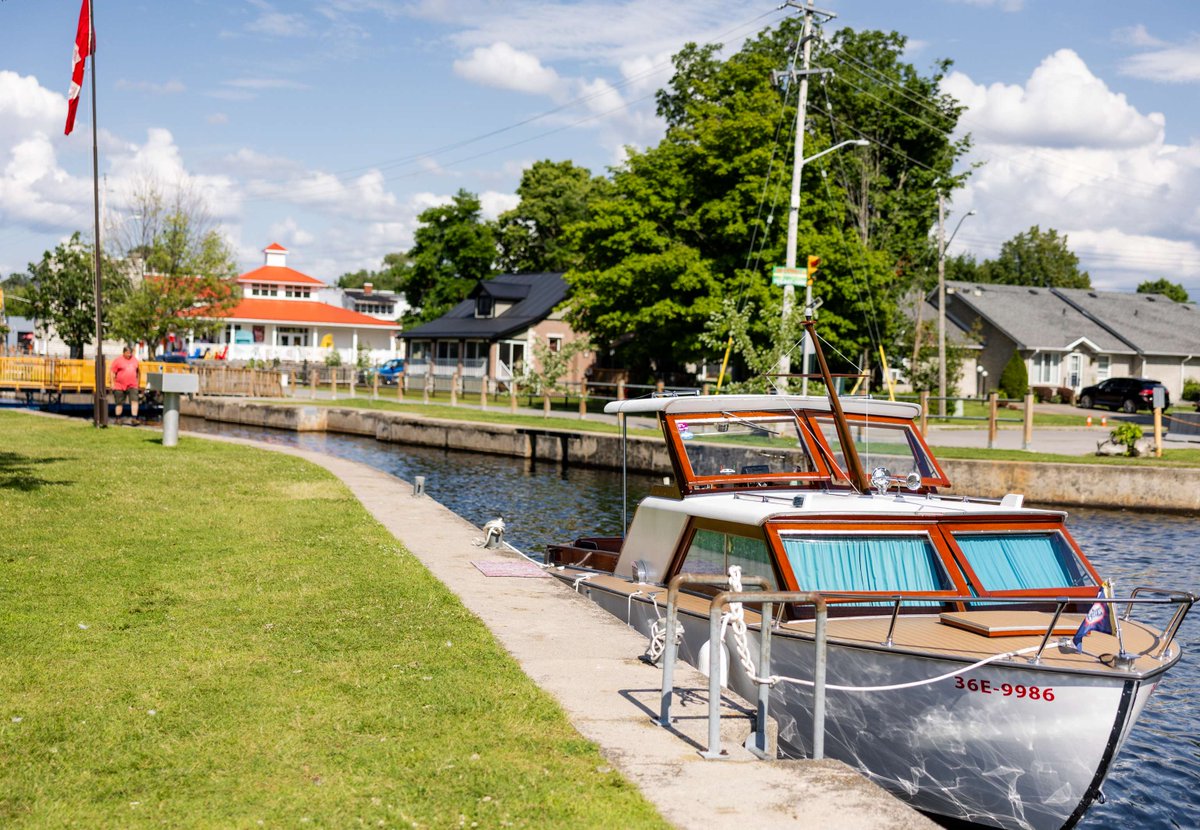 Joyeuse Saint-Valentin! ❤️ Serez-vous notre Valentine ou notre Valentin? ☺

Nous avons hâte d’accueillir de nouveau nos Valentines et Valentins sur la voie-navigable Trent-Severn dans seulement 90 jours! 📅

📷 : Écluse 32 - Bobcaygeon
