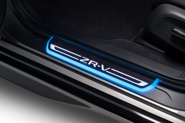 NMC_Bahrain's tweet photo. استعدوا لمستوى جديد من الأناقة والأداء مع ZR-V Apex Edition الجديدة!

تصميم رياضي، تقنيات متطورة، وتجربة قيادة لا تُنسى.

Get ready for next-level style and performance with the new ZR-V Apex Edition!

Sporty design, advanced tech, and an unforgettable drive https://t.co/zIgDnv40Re