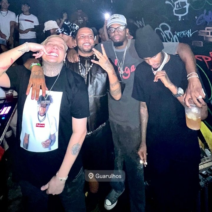 Negros que cuidam da pele 👺 tweet media