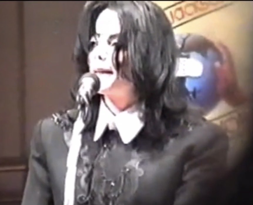 Michael91067384's tweet photo. Spent #ValentinesDay 25yrs ago with Michael Jackson.He was talking about finding a date for himself &amp; said “as long as its not a journalist” so I shouted “Michael I ♥️ U” he looks directly at me &amp;says “I ♥️ U too” &amp; giggles. Pics &amp; memories of his response will be cherished 4ever https://t.co/J6HnqEUW8b