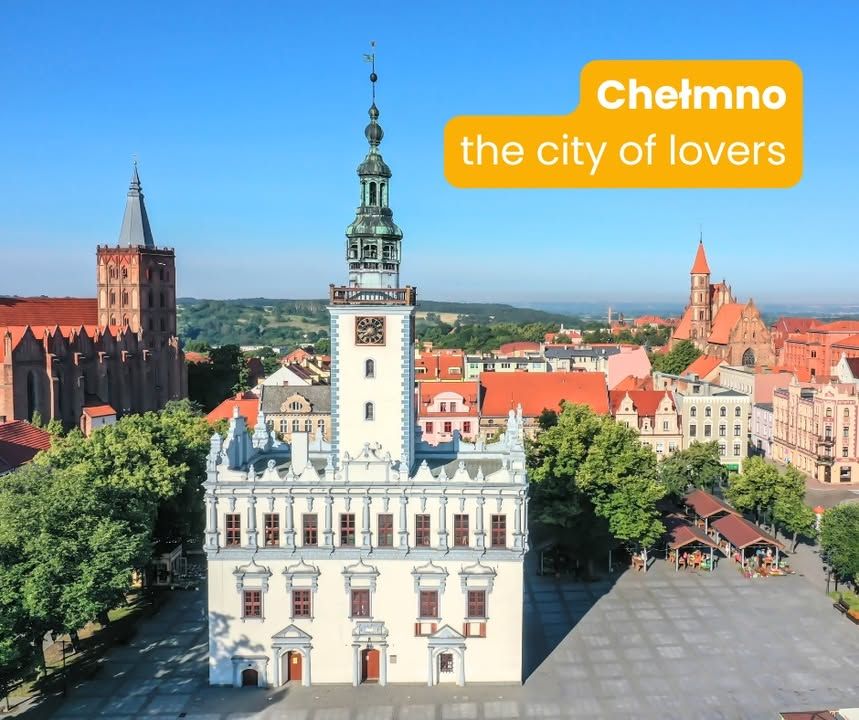 In Chełmno, the 'City of Lovers' title is deserved. Begin at the Parish Church altar, home to a St. Valentine reliquary that has endured centuries of regional turmoil. Then wander the city's green spaces, where 'Lovers' Benches' invite a quiet rest.