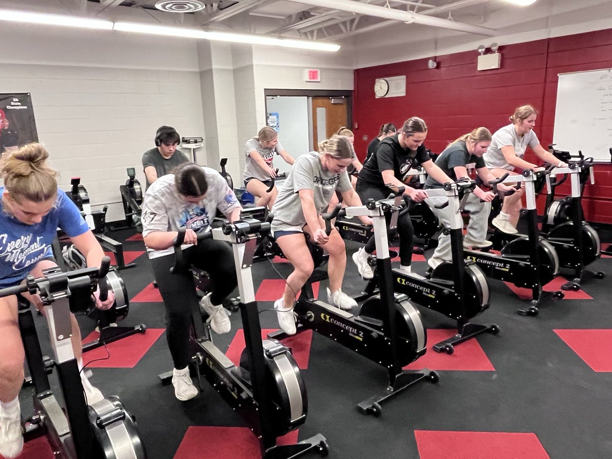 _YHSsoftball's tweet photo. Becoming a team &amp; creating a culture of high expectations takes time &amp; buy in. We have had phenomenal numbers in the weight room this off season &amp; the culture &amp; connection of those who are here consistently is becoming clear. This is where the seeds of the season are planted.🦊 https://t.co/RruQlLafzv