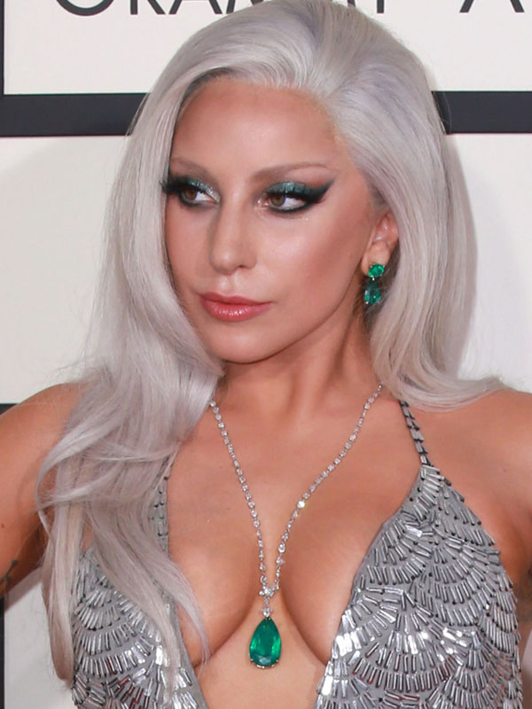 🇺🇸🚨LADY GAGA A ÉTÉ ENCEINTE À 19 ANS APRÈS AVOIR ÉTÉ VIOLÉE PAR UN PRODUCTEUR MUSICAL – ELLE A LUTTÉ CONTRE CE TRAUMA PENDANT PLUS D’UNE DÉCENNIE.

Avant de devenir Lady Gaga, Stefani Germanotta n’avait que 19 ans et tentait de percer dans l’industrie musicale. Dans plusieurs