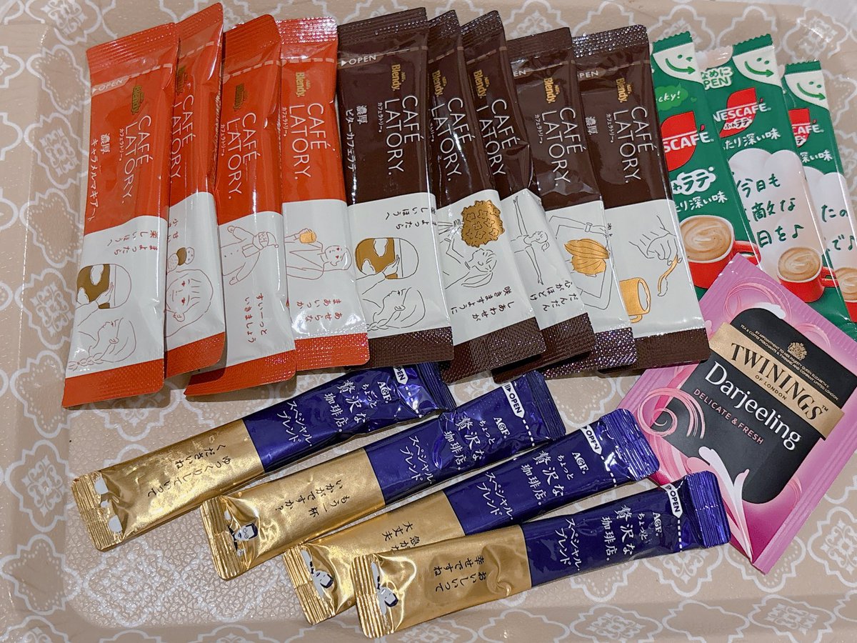 今年のバレンタインチョコはこんな感じでした✨️
バスチー、ディアマンクッキー、生チョコタルト、トリュフチョコです(*´`)❁⃘*.ﾟ

三角ケーキパック売られてるの、意外と知ってる人少なくて、「お店のやつ？」って聞かれたのちょっと面白かったです笑🤭
手作りですよ🔥（YouTubeレシピ🍽️）