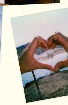 jjuwyw's tweet photo. please be happy together for a long long long time. i hope if there are struggles in your relationship, you guys could still fix it and talk it out to each other. i will always support you ☹️💞 https://t.co/jhQXaFevok