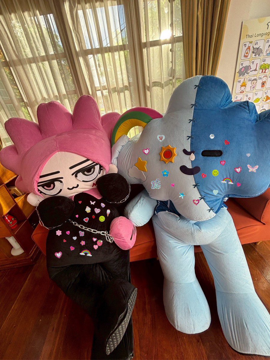 : ห้ามบอกหม่าม้านะ ว่าป๊าพาเล่น

: ทามมายงะ

: เดี๋ยวป๊าโดนดุ

: แล้วนีน่ากะสมายละ

: ไม่เป็นไร ดุได้