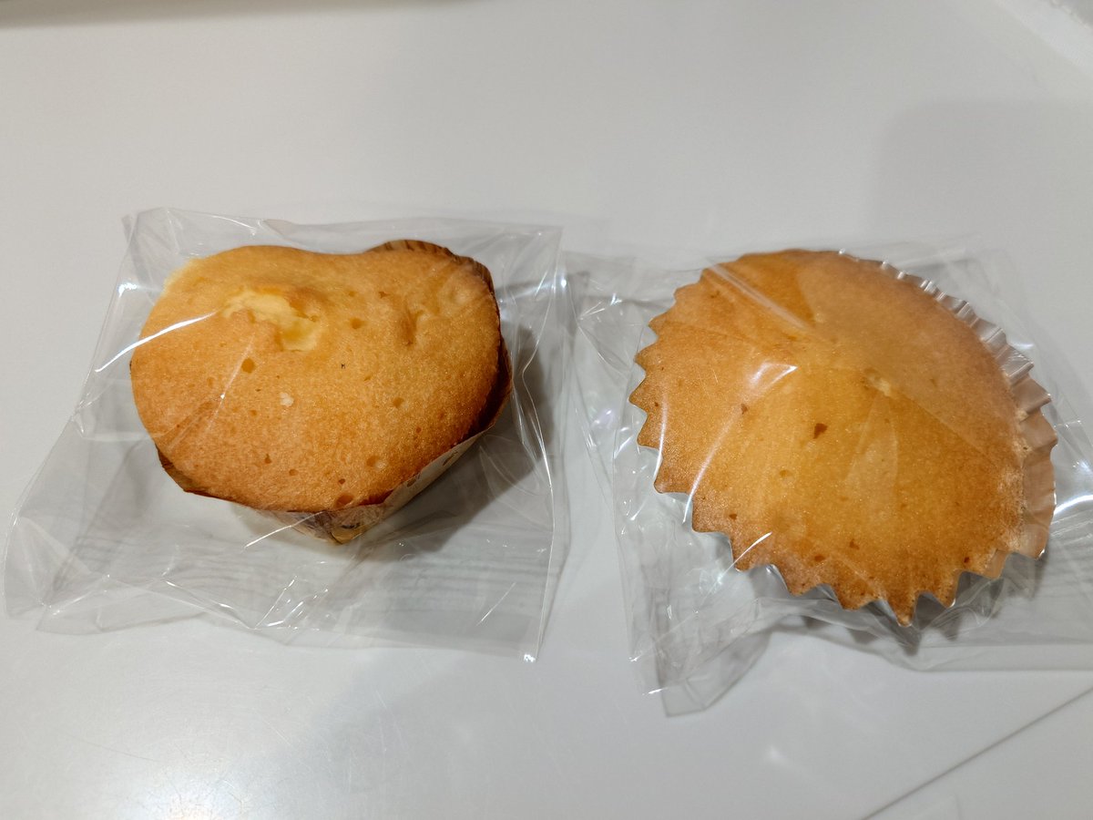 naito7171's tweet photo. 今日はバレンタイン💝
妻の手作りケーキと焼き菓子。
美味かった〜🤤
プレゼントまでありがとう♪ https://t.co/DZ5ctf48iK