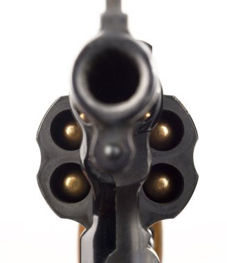 como me mira el revólver calibre 38 hoy 14 de febrero
