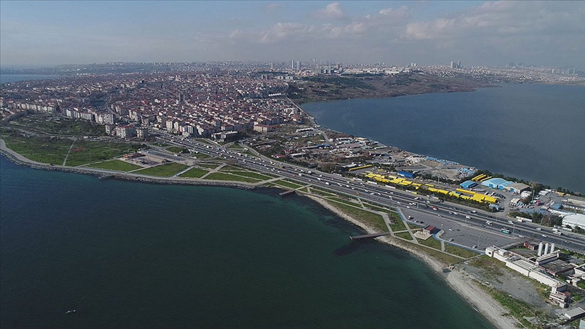 Kanal İstanbul için su havzaları imara açılıyor, risk büyüyor.
Bu planlama değil, oldu-bitti.

#SuyunÜstüneBeton #SuyuSavun