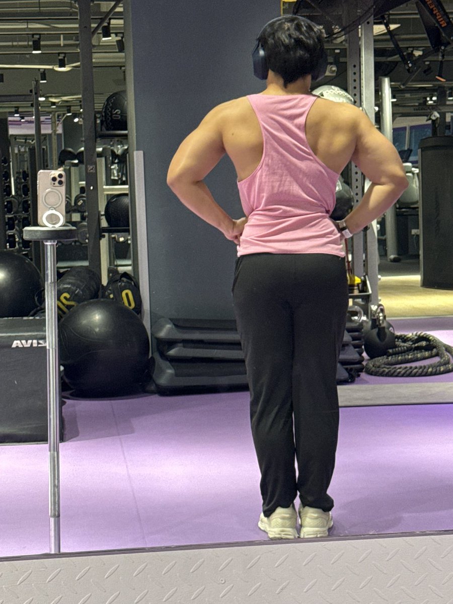 hoTristan28's tweet image. walanb date kaya nag gym na lang eme #singleawarenessday #happyvalentines