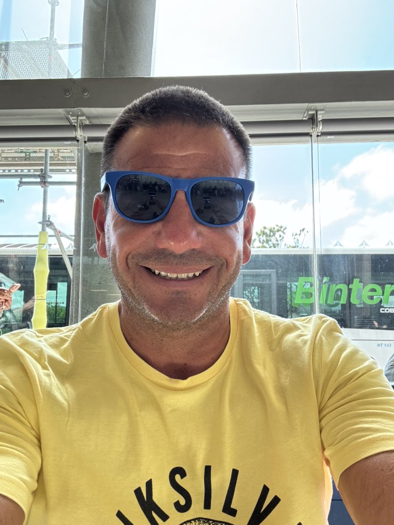 RaimundoMR's tweet photo. En modo✈️😜.
#Chaoooo😝😘 https://t.co/jpa8aLGoJb