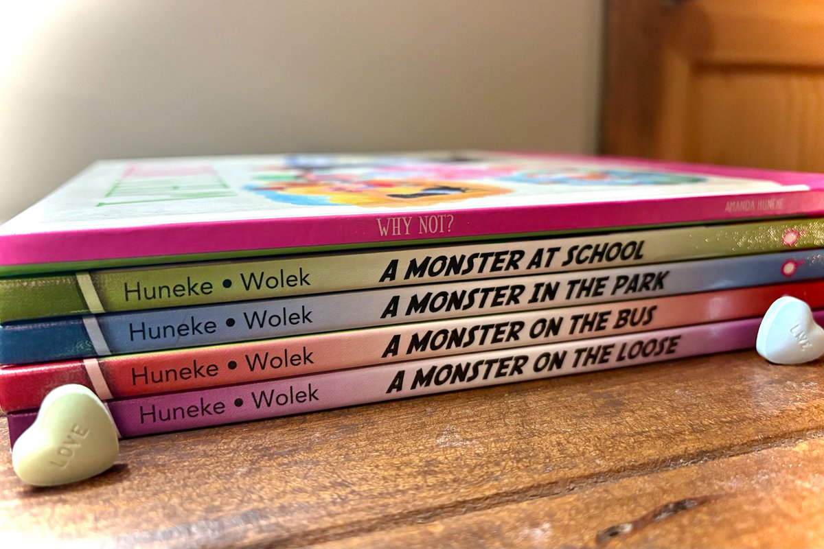 AmandaHuneke's tweet photo. Love is... storytelling💕
I can't wait to add another book to the stack this spring to share with young readers! ❤️
#HappyValentinesDay #booklovers https://t.co/M9dr9vyhGg