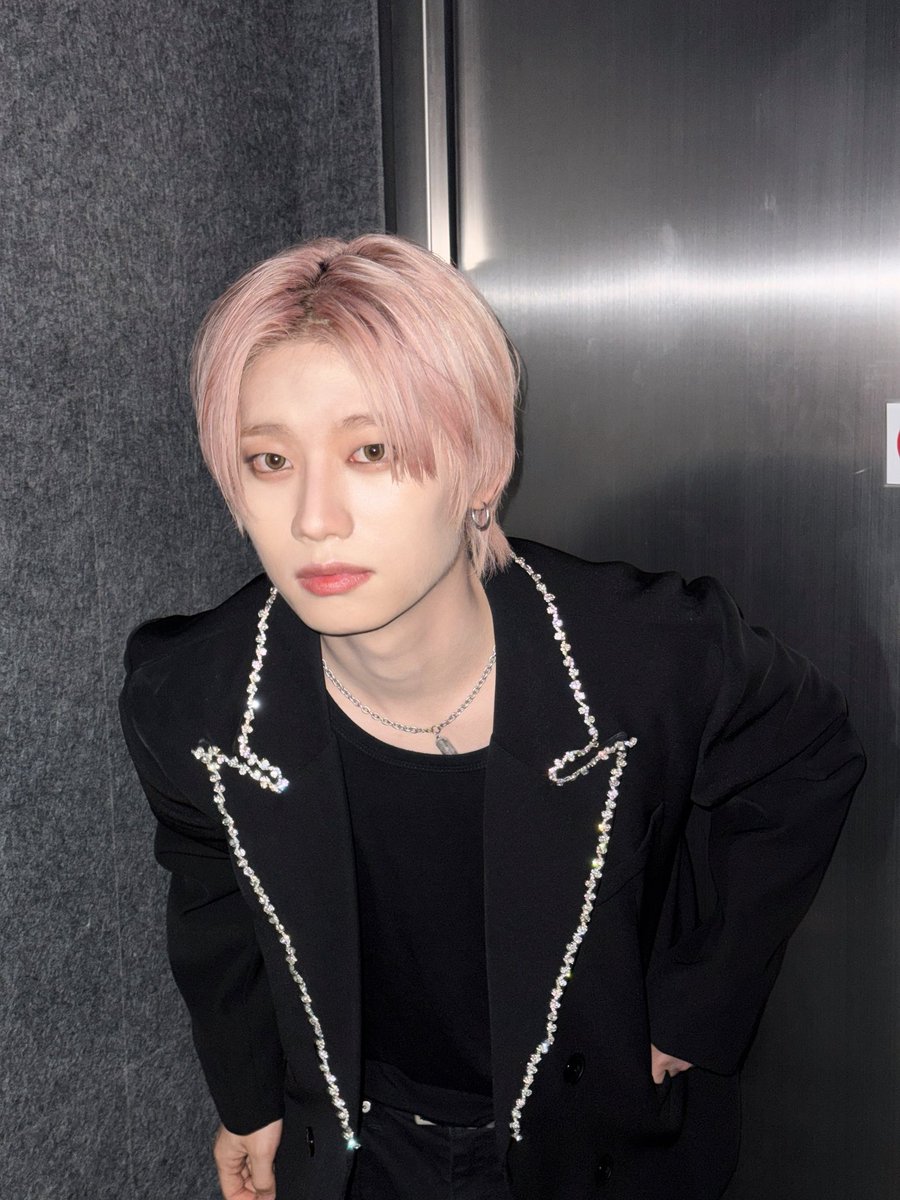 AIMERS_members's tweet image. 📸🖤

#AIMERS #에이머스 #YOEL #요엘